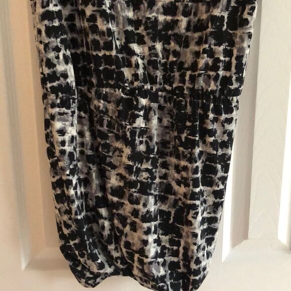 BCBGMaxazria Black/White Pattern Sleeveless Dress - Size XS - Picture 7 of 8